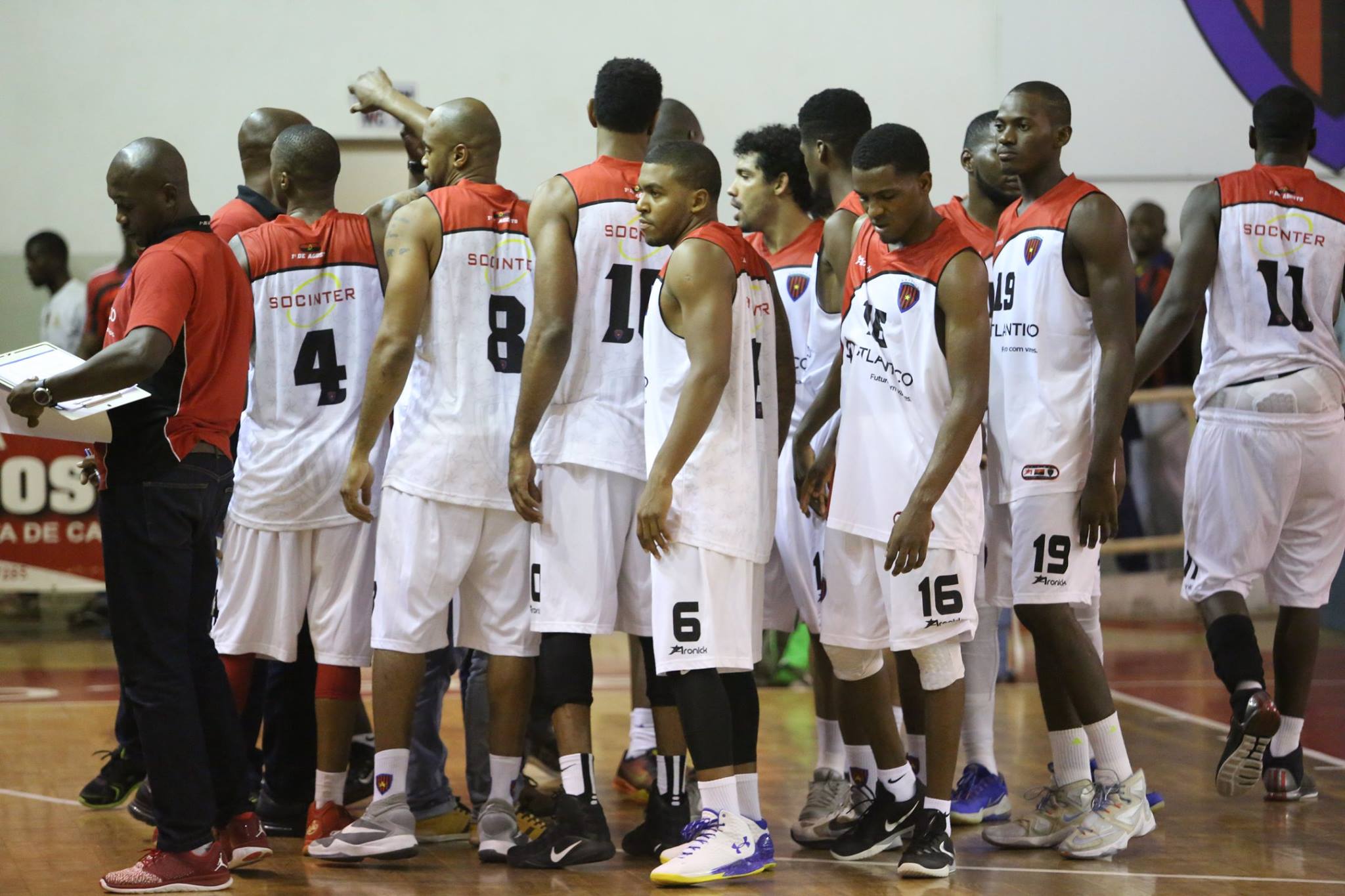 Clube Desportivo 1º de Agosto - Basquetebol: 1º de Agosto derrota Petro