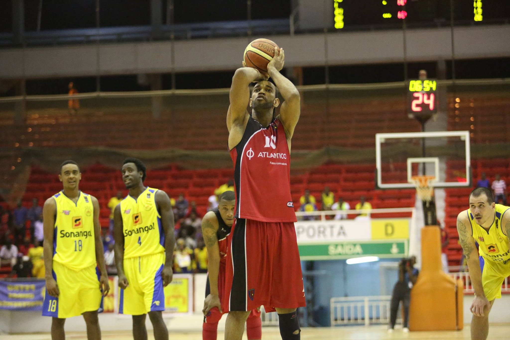 Nacional de Basquetebol-1º de Agosto vs Petro de Luanda, hoje às 18 horas ,  no pavilhão da Cidadel 