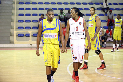 Clube Desportivo 1º de Agosto - Basquetebol: 1º de Agosto impõe chapa 100  ao Petro no primeiro jogo da meias-finais