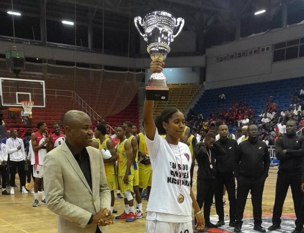 D´Agosto conquista nacional de basquetebol em júnior femininos