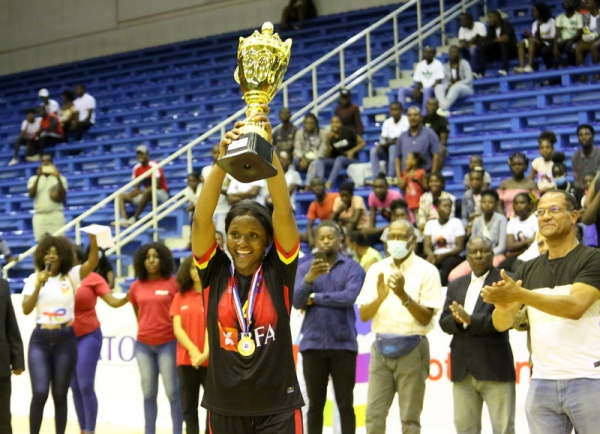 D´Agosto conquista Supertaça &quot; Francisco de Almeida&quot; em andebol sénior feminino