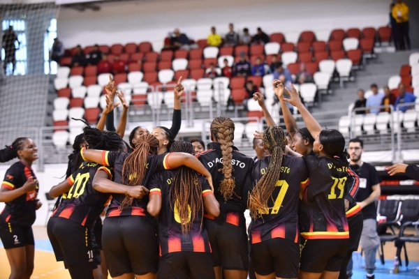 Recém  campeãs começam com pé direito na Taça dos Vencedores das Taças