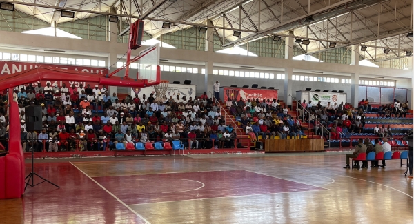 PETRO VENCE 1°DE AGOSTO E CONTINUA LÍDER INVICTO NO UNITEL BASKET