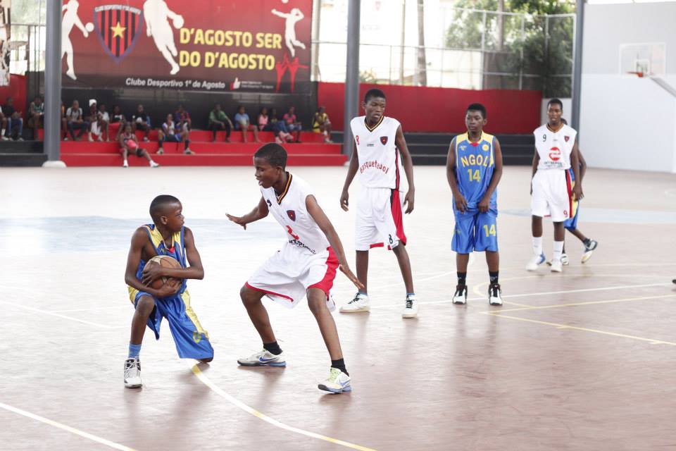 Clube Desportivo 1º de Agosto - Basquetebol: D´Agosto vence 1ª mão